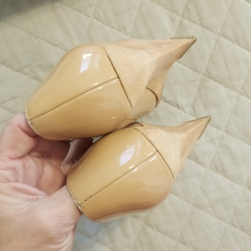 Charles Jourdan Paris Nude Patent Leather Wedge Heels - Picture 4 of 16